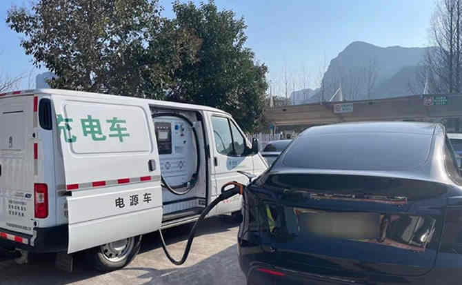灯塔汽车搭电