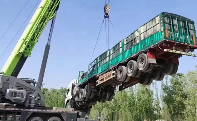 灯塔道路脱困救援案例